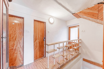 Schodiště - Prodej domu 189 m², Nový Knín