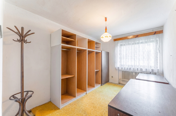 2. Pokoj v 1.NP - Prodej domu 189 m², Nový Knín