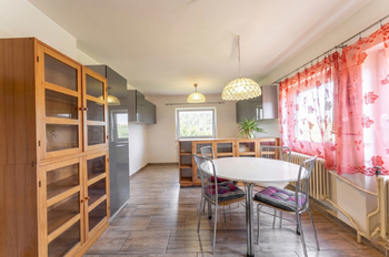 Jídelna v 2.NP - Prodej domu 189 m², Nový Knín