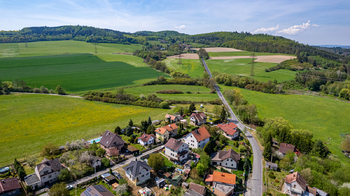 Pohled z dronu - Prodej domu 189 m², Nový Knín