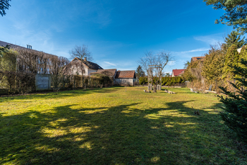 Prodej pozemku 1696 m², Praha 9 - Újezd nad Lesy