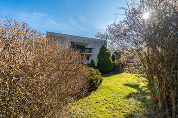 Prodej pozemku 1696 m², Praha 9 - Újezd nad Lesy