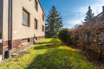 Prodej pozemku 1696 m², Praha 9 - Újezd nad Lesy