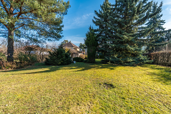Prodej pozemku 1696 m², Praha 9 - Újezd nad Lesy
