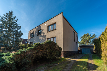 Prodej pozemku 1696 m², Praha 9 - Újezd nad Lesy