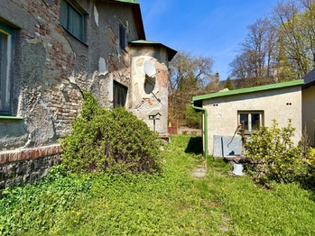 garáž vedle domu - Prodej domu 74 m², Hlinsko