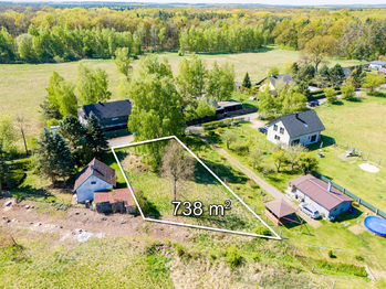 Prodej pozemku 738 m², Sadská