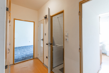 Chodba bytu - Prodej bytu 2+1 v osobním vlastnictví 53 m², Praha 6 - Vokovice