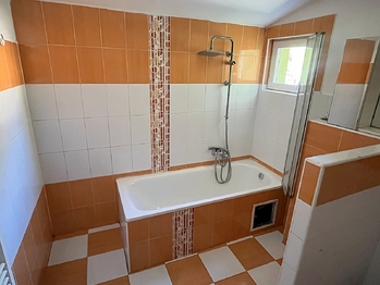 Koupelna - Prodej domu 83 m², Zeleneč