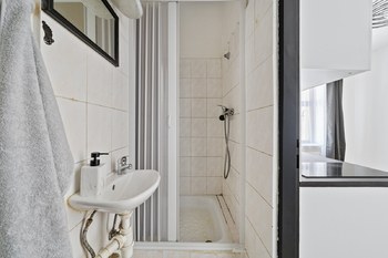 koupelna - Pronájem bytu 1+kk v osobním vlastnictví 20 m², Úpice