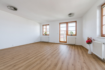 BYT - Pronájem bytu 1+kk v osobním vlastnictví 37 m², Praha 6 - Břevnov