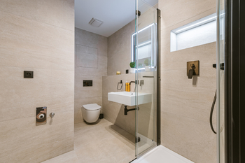 KOUPELNA - Pronájem bytu 1+kk v osobním vlastnictví 37 m², Praha 6 - Břevnov