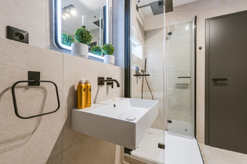 KOUPELNA - Pronájem bytu 1+kk v osobním vlastnictví 37 m², Praha 6 - Břevnov