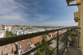 VÝHLED Z TERASY - Pronájem bytu 1+kk v osobním vlastnictví 37 m², Praha 6 - Břevnov