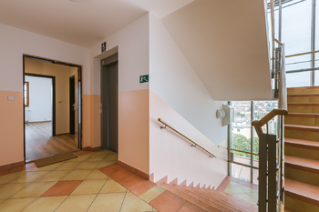 VÝTAH - Pronájem bytu 1+kk v osobním vlastnictví 37 m², Praha 6 - Břevnov