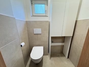 Samostatné WC - Pronájem bytu 2+kk v osobním vlastnictví 41 m², Praha 3 - Vinohrady