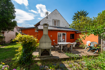 Pohled na chalupy se zahrady - Prodej chaty / chalupy 110 m², Budyně nad Ohří 