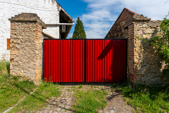 vstupní vrata - Prodej chaty / chalupy 110 m², Budyně nad Ohří