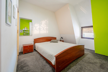 ložnice patro - Prodej chaty / chalupy 110 m², Budyně nad Ohří