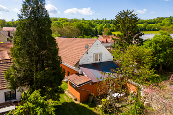 dron pohled na dům - Prodej chaty / chalupy 110 m², Budyně nad Ohří