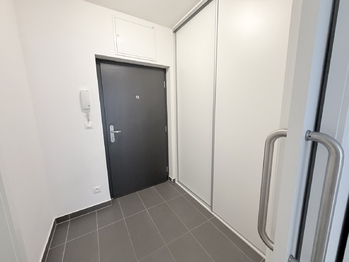 Pronájem bytu 1+kk v osobním vlastnictví 35 m², Praha 9 - Letňany