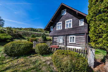 Prodej domu 215 m², Osečná