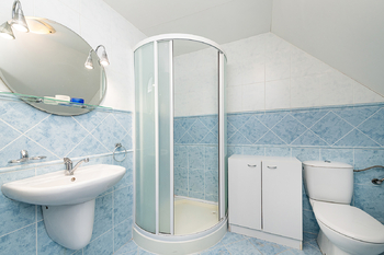 Koupelna 1. NP - Prodej domu 215 m², Osečná