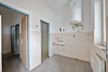 Prodej skladovacích prostor, Buřenice