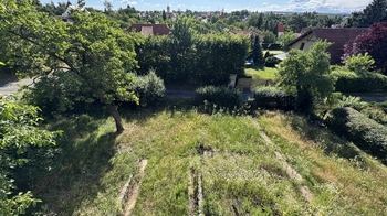 pohled na pozemek - Prodej chaty / chalupy 98 m², Týnec nad Labem