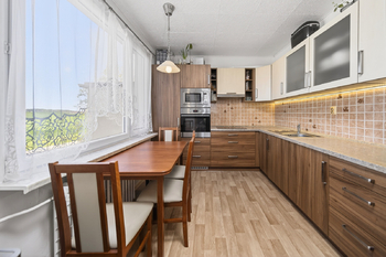 Prodej bytu 4+1 v osobním vlastnictví 80 m², Pernarec