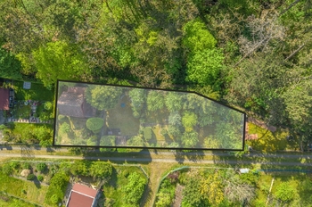Dron - ptačí pohled s výřezem - Prodej chaty / chalupy 32 m², Praha 4 - Modřany