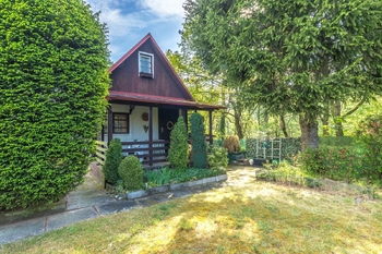 Čelní pohled na chatu - Prodej chaty / chalupy 32 m², Praha 4 - Modřany 