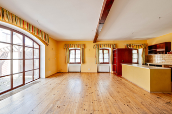 Prodej domu 372 m², Buzice