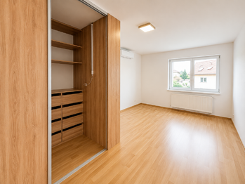 Prodej bytu 3+kk v osobním vlastnictví 115 m², Jílové u Prahy