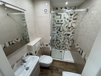 koupelna - Pronájem bytu 2+kk v osobním vlastnictví 35 m², Kaznějov