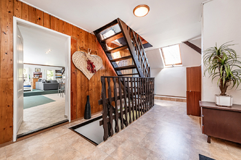 Chodba 1. NP - Prodej chaty / chalupy 215 m², Osečná