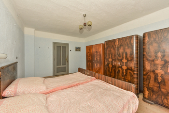 Pokoj v patře - Prodej domu 125 m², Kadov