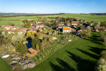 Letecký snímek nemovitostí - Prodej zemědělského objektu 236 m², Vilémov