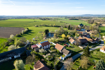 Letecký snímek nemovitostí - Prodej zemědělského objektu 236 m², Vilémov