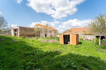 Pozemek před domem - Prodej zemědělského objektu 236 m², Vilémov