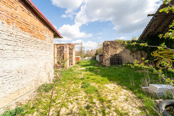 Rozestavěná část hlavní stavby - Prodej zemědělského objektu 236 m², Vilémov