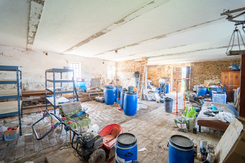 Vnitřní část vedlejších staveb - Prodej zemědělského objektu 236 m², Vilémov