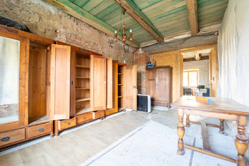 Vnitřní část domu (přízemí) - Prodej zemědělského objektu 236 m², Vilémov