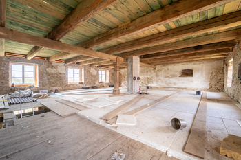 Vnitřní část domu (patro) - Prodej zemědělského objektu 236 m², Vilémov
