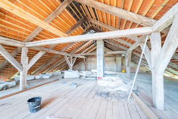 Vnitřní část domu (půda) - Prodej zemědělského objektu 236 m², Vilémov