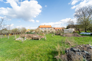 Pozemek za domem a dům - Prodej zemědělského objektu 236 m², Vilémov