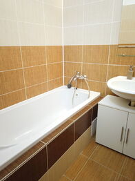 +420 739 604 767 I vaclav.adamcik@re-max.cz I Václav Adamčík REMAX Centrum - Pronájem bytu 2+1 v osobním vlastnictví 59 m², Ostrava