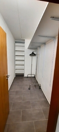 šatna - 5 m2 - Prodej bytu 3+kk v osobním vlastnictví 90 m², Třešť