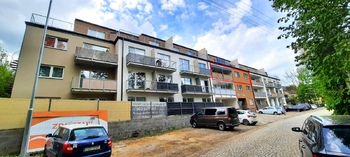pohled na celý dům zleva - Prodej bytu 3+kk v osobním vlastnictví 90 m², Třešť