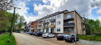 pohled na celý dům zprava - Prodej bytu 3+kk v osobním vlastnictví 90 m², Třešť